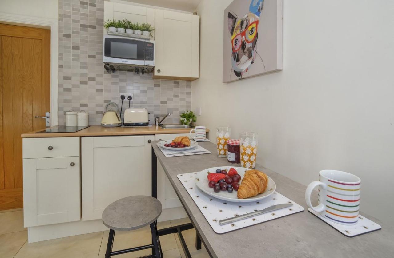The Beehive Studio Apartment ยอร์ค ภายนอก รูปภาพ