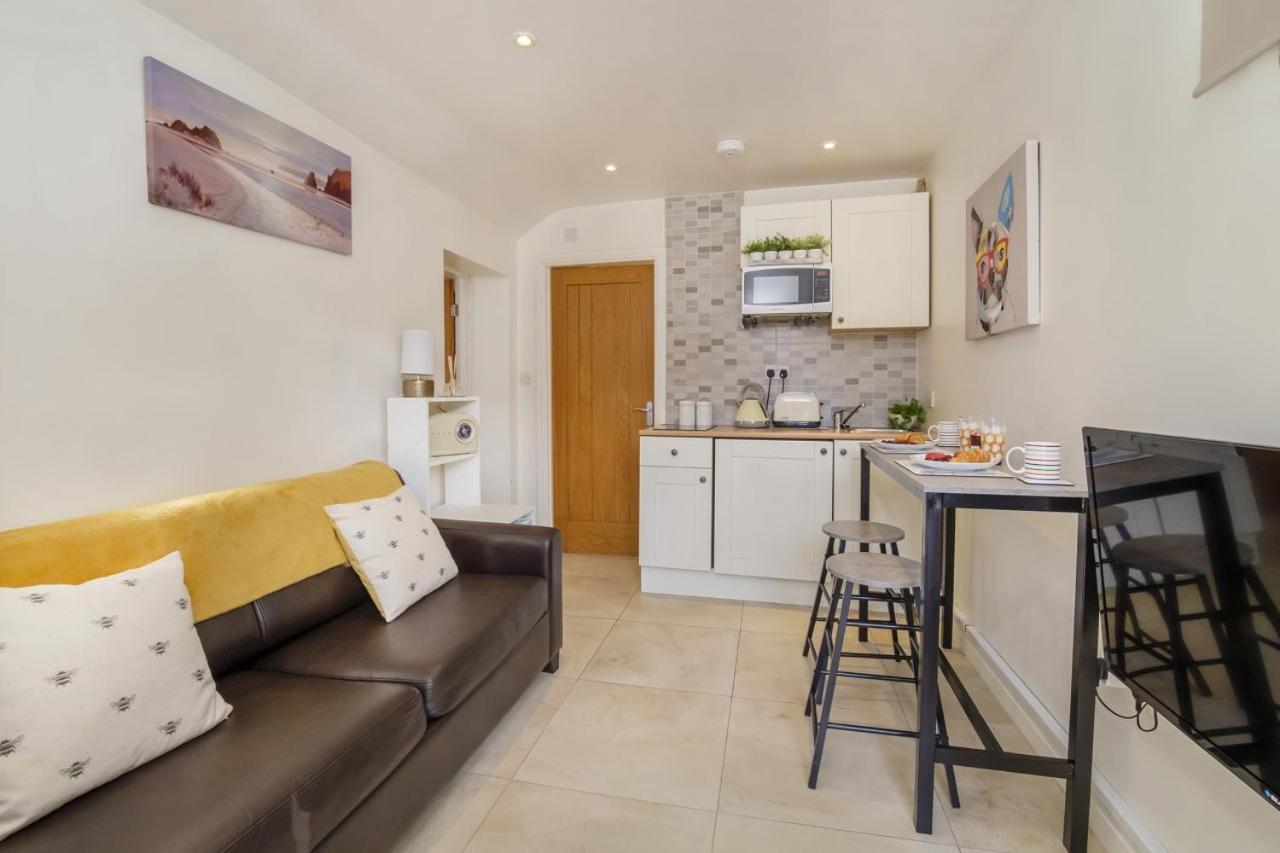 The Beehive Studio Apartment ยอร์ค ภายนอก รูปภาพ